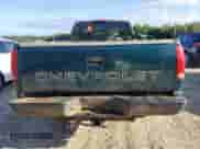 1998 Chevrolet Silverado 2500 с VIN 1GCGK24R6WZ233267, выставлен на аукционе Copart как лот 67941783 с пробегом 439 667 миль миль и Списание • Salvage title. История ставок и продаж доступна на DreamBid. Изображение 6.