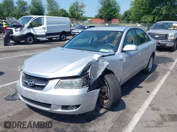 2007 Hyundai Sonata SE с VIN 5NPEU46FX7H268192, выставлен на аукционе IAAI как лот 42807690 с пробегом 81 967 миль миль и . История ставок и продаж доступна на DreamBid. Изображение 17.