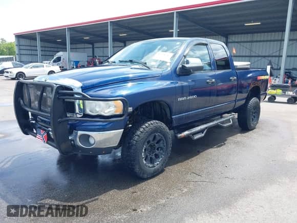 2004 Dodge 2500 SLT with VIN 1D7KU28D24J177641, listed as a IAAI auction lot 42071244 with 248,147 mi miles and . Bid and sale history available at DreamBid. Image 2.