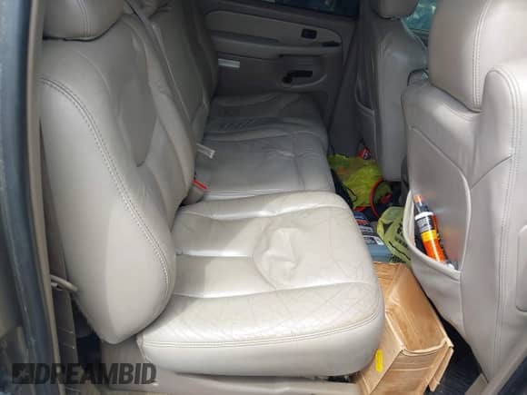 2003 Chevrolet Suburban Z71 with VIN 3GNFK16T93G146920, listed as a IAAI auction lot 42153972 with 195,615 mi miles and . Bid and sale history available at DreamBid. Image 8.