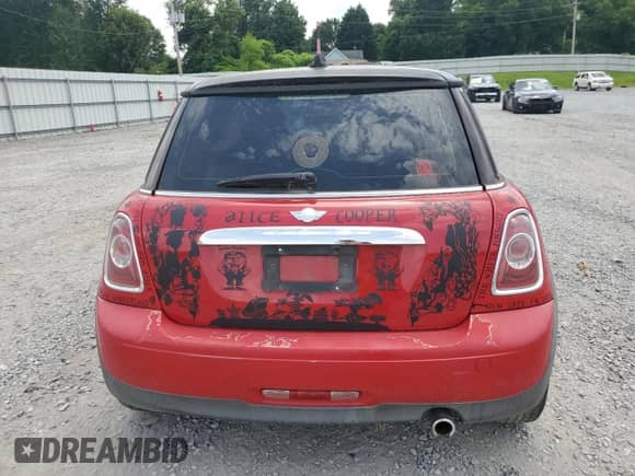 2011 MINI Hardtop with VIN WMWSU3C5XBTX96079, listed as a Copart auction lot 60990665 with 108,263 mi miles and Clean title. Bid and sale history available at DreamBid. Image 6.