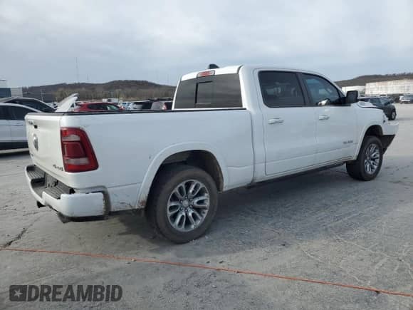 2021 Ram 1500 Laramie z VIN 1C6SRFRT4MN831791, wystawiony jako Copart lot #50211585 z przebiegiem 111 961 mil mil oraz Szkoda całkowita • Salvage title. Historia ofert i sprzedaży dostępna na DreamBid. Obrazek 3.
