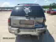 2007 Chevrolet TrailBlazer LS z VIN 1GNDS13S872198461, wystawiony jako Copart lot #65573865 z przebiegiem 229 986 mil mil oraz Szkoda całkowita • Salvage title. Historia ofert i sprzedaży dostępna na DreamBid. Obrazek 6.