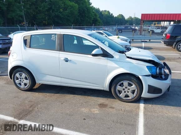 2014 Chevrolet Sonic LS с VIN 1G1JA6SH2E4197320, выставлен на аукционе IAAI как лот 42668981 с пробегом 105 885 миль миль и . История ставок и продаж доступна на DreamBid. Изображение 13.