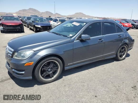 2013 Mercedes-Benz C 250 Sport с VIN WDDGF4HBXDA786339, выставлен на аукционе Copart как лот 60758555 с пробегом 92 795 миль миль и Списание • Salvage title. История ставок и продаж доступна на DreamBid. Изображение 1.