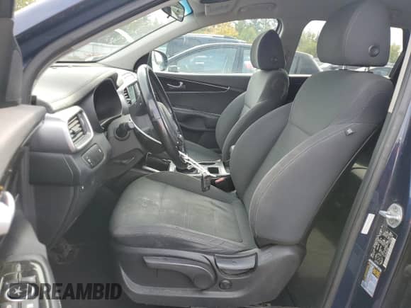 2019 Kia Sorento LX with VIN 5XYPGDA31KG457066, listed as a Copart auction lot 81543425 with 145,534 mi miles and Clean title. Bid and sale history available at DreamBid. Image 7.