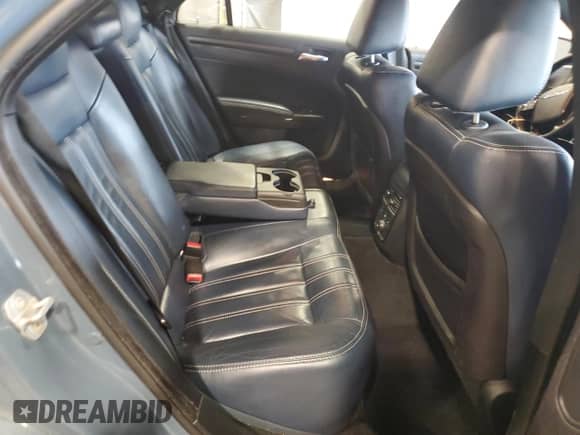 2014 Chrysler 300 S с VIN 2C3CCABG6EH355167, выставлен на аукционе Copart как лот 83768435 с пробегом 128 544 миль миль и Списание • Salvage title. История ставок и продаж доступна на DreamBid. Изображение 10.