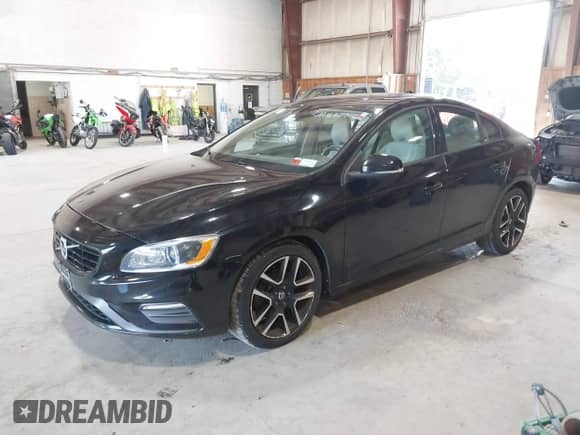 2017 Volvo S60 Dynamic с VIN YV126MFL2H2422426, выставлен на аукционе IAAI как лот 42949011 с пробегом 133 305 миль миль и . История ставок и продаж доступна на DreamBid. Изображение 2.
