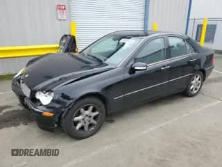 2004 Mercedes-Benz C 240 с VIN WDBRF81JX4F450669, выставлен на аукционе Copart как лот 85818444 с пробегом 210 570 миль миль и Списание • Salvage title. История ставок и продаж доступна на DreamBid. Изображение 1.