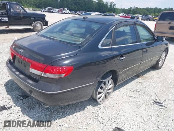 2007 Hyundai Azera SE with VIN KMHFC46F57A232355, listed as a IAAI auction lot 42847075 with 113,954 mi miles and . Bid and sale history available at DreamBid. Image 4.