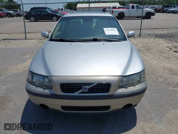 2004 Volvo S60 с VIN YV1RS61T442343704, выставлен на аукционе IAAI как лот 42318811 с пробегом 173 475 миль миль и . История ставок и продаж доступна на DreamBid. Изображение 6.