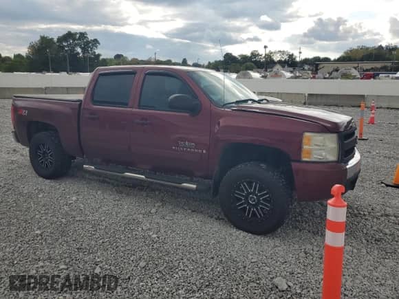 2008 Chevrolet Silverado 1500 2LT z VIN 2GCEK133481290898, wystawiony jako Copart lot #80561095 z przebiegiem 236 363 mil mil oraz Szkoda całkowita • Salvage title. Historia ofert i sprzedaży dostępna na DreamBid. Obrazek 4.