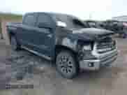 2017 Toyota Tundra SR5 z VIN 5TFDY5F16HX618434, wystawiony jako IAAI lot #41558011 z przebiegiem Nie podano mil oraz . Historia ofert i sprzedaży dostępna na DreamBid. Obrazek 1.