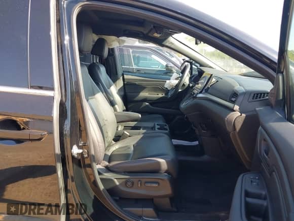 2024 Honda Odyssey Sport z VIN 5FNRL6H73RB004576, wystawiony jako IAAI lot #43213278 z przebiegiem 28 035 mil mil oraz . Historia ofert i sprzedaży dostępna na DreamBid. Obrazek 5.