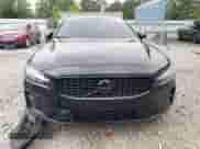 2024 Volvo S60 Plus Dark Theme z VIN 7JRL12TL8RG309149, wystawiony jako Copart lot #63382995 z przebiegiem 18 190 mil mil oraz Szkoda całkowita • Salvage title. Historia ofert i sprzedaży dostępna na DreamBid. Obrazek 5.