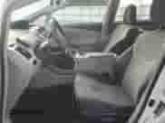 2015 Toyota Prius Two z VIN JTDZN3EU0FJ028910, wystawiony jako Copart lot #68229945 z przebiegiem 337 145 mil mil oraz Czysty tytuł • Clean title. Historia ofert i sprzedaży dostępna na DreamBid. Obrazek 7.