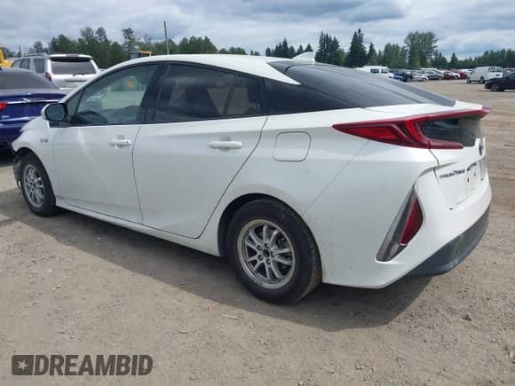 2018 Toyota Prius Plus z VIN JTDKARFP2J3078424, wystawiony jako IAAI lot #42532918 z przebiegiem 93 465 mil mil oraz . Historia ofert i sprzedaży dostępna na DreamBid. Obrazek 3.