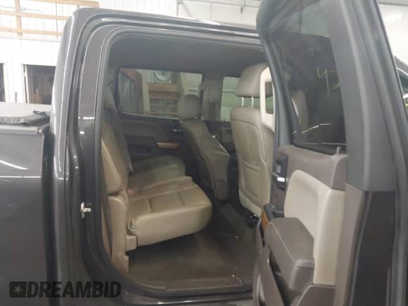 2014 Chevrolet Silverado 1500 LTZ z VIN 3GCUKSEJ5EG296189, wystawiony jako IAAI lot #42941946 z przebiegiem 196 524 mil mil oraz . Historia ofert i sprzedaży dostępna na DreamBid. Obrazek 8.