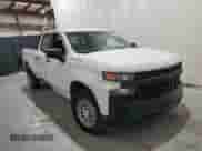 2020 Chevrolet Silverado 1500 Work Truck z VIN 1GCRWAEF9LZ321866, wystawiony jako Copart lot #55169775 z przebiegiem 117 565 mil mil oraz Szkoda całkowita • Salvage title. Historia ofert i sprzedaży dostępna na DreamBid. Obrazek 4.