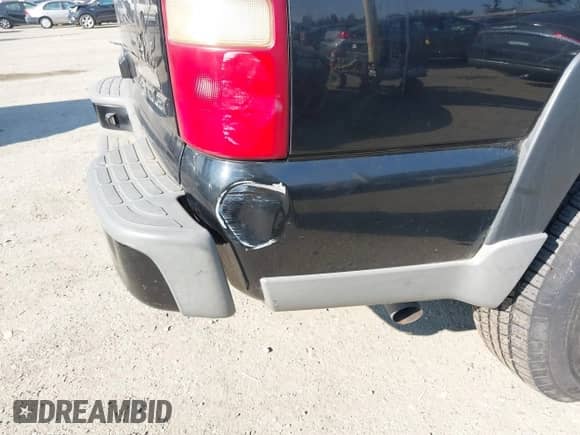 2002 Chevrolet Suburban Z71 with VIN 3GNFK16Z22G340367, listed as a IAAI auction lot 43141544 with Not provided miles and . Bid and sale history available at DreamBid. Image 6.