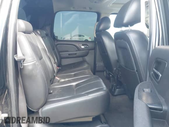 2011 Chevrolet Avalanche LT with VIN 3GNMCFE05BG140362, listed as a IAAI auction lot 41693220 with 162,800 mi miles and . Bid and sale history available at DreamBid. Image 8.