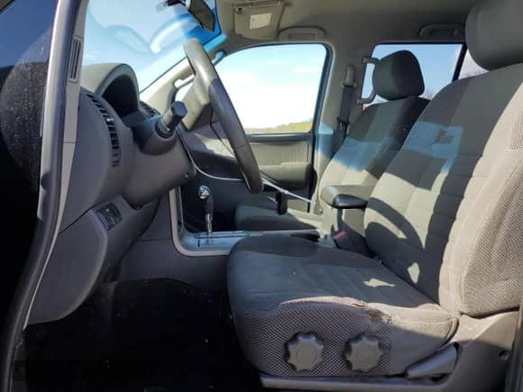 2008 Nissan Pathfinder SE z VIN 5N1AR18B28C657118, wystawiony jako Copart lot #52182545 z przebiegiem 143 493 mil mil oraz Czysty tytuł • Clean title. Historia ofert i sprzedaży dostępna na DreamBid. Obrazek 7.