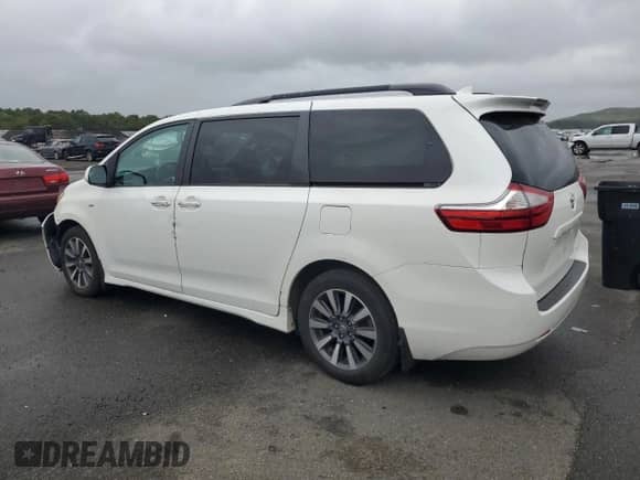 2018 Toyota Sienna XLE with VIN 5TDDZ3DC6JS189989, listed as a Copart auction lot 68897365 with 81,013 mi miles and Salvage title. Bid and sale history available at DreamBid. Image 2.