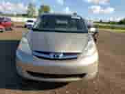 2010 Toyota Sienna XLE с VIN 5TDDK4CC0AS032776, выставлен на аукционе Copart как лот 70566325 с пробегом 174 831 миль миль и Чистый • Clean title. История ставок и продаж доступна на DreamBid. Изображение 5.