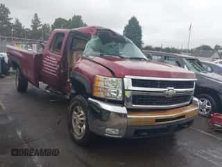 2007 Chevrolet Silverado 2500HD Work Truck z VIN 1GCHK29K07E512335, wystawiony jako IAAI lot #42687129 z przebiegiem 284 147 mil mil oraz . Historia ofert i sprzedaży dostępna na DreamBid. Obrazek 1.