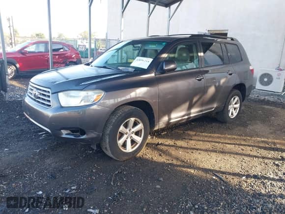 2008 Toyota Highlander z VIN JTEDS41A382063860, wystawiony jako IAAI lot #43096214 z przebiegiem 242 200 mil mil oraz . Historia ofert i sprzedaży dostępna na DreamBid. Obrazek 2.