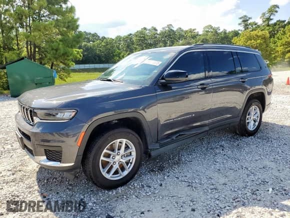 2023 Jeep Grand Cherokee Laredo z VIN 1C4RJJAG5P8754965, wystawiony jako Copart lot #68220375 z przebiegiem 30 437 mil mil oraz Czysty tytuł • Clean title. Historia ofert i sprzedaży dostępna na DreamBid. Obrazek 1.