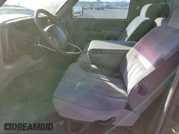 1995 Dodge 1500 with VIN 1B7HC16YXSS375804, listed as a Copart auction lot 83647504 with 218,858 mi miles and Salvage title. Bid and sale history available at DreamBid. Image 7.