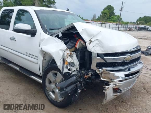 2011 Chevrolet Silverado 1500 LT z VIN 3GCPCSE04BG373602, wystawiony jako IAAI lot #42766018 z przebiegiem 152 477 mil mil oraz . Historia ofert i sprzedaży dostępna na DreamBid. Obrazek 6.
