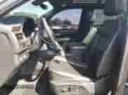 2021 Chevrolet Suburban Premier z VIN 1GNSKFKD9MR320058, wystawiony jako Copart lot #68391345 z przebiegiem Nie podano mil oraz Szkoda całkowita • Salvage title. Historia ofert i sprzedaży dostępna na DreamBid. Obrazek 7.