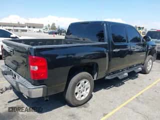 2011 Chevrolet Silverado 1500 LT z VIN 3GCPCSE0XBG111356, wystawiony jako IAAI lot #43079067 z przebiegiem 179 497 mil mil oraz . Historia ofert i sprzedaży dostępna na DreamBid. Obrazek 4.