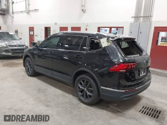 2024 Volkswagen Tiguan SE с VIN 3VVMB7AX6RM176241, выставлен на аукционе IAAI как лот 43055093 с пробегом 2 277 миль миль и . История ставок и продаж доступна на DreamBid. Изображение 3.