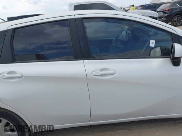 2014 Nissan Note SV z VIN 3N1CE2CP4EL423616, wystawiony jako IAAI lot #43392315 z przebiegiem Nie podano mil oraz . Historia ofert i sprzedaży dostępna na DreamBid. Obrazek 12.