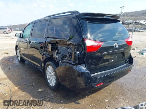 2017 Toyota Sienna XLE with VIN 5TDDZ3DC5HS146786, listed as a IAAI auction lot 41635018 with 64,942 mi miles and . Bid and sale history available at DreamBid. Image 3.