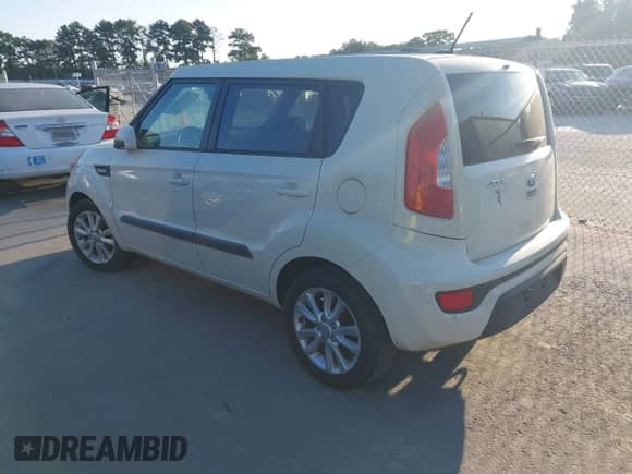 2013 Kia Soul с VIN KNDJT2A56D7546722, выставлен на аукционе IAAI как лот 43186511 с пробегом 182 396 миль миль и . История ставок и продаж доступна на DreamBid. Изображение 3.