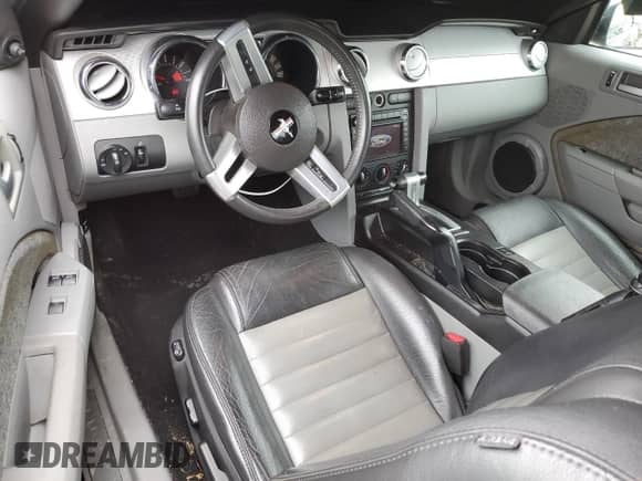 2009 Ford Mustang GT with VIN 1ZVHT85H095127397, listed as a Copart auction lot 44549435 with 95,203 mi miles and Salvage title. Bid and sale history available at DreamBid. Image 8.