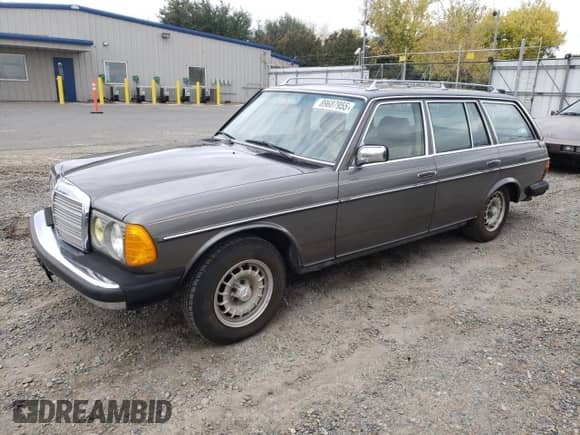 1983 Mercedes-Benz 300 с VIN WDBAB93A9DN015451, выставлен на аукционе Copart как лот 89687955 с пробегом 206 129 миль миль и Чистый • Clean title. История ставок и продаж доступна на DreamBid. Изображение 1.