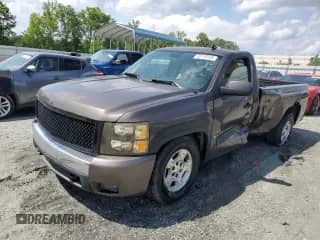 2007 Chevrolet Silverado 1500 1LT z VIN 1GCEC14067E529902, wystawiony jako Copart lot #55119735 z przebiegiem 204 355 mil mil oraz Szkoda całkowita • Salvage title. Historia ofert i sprzedaży dostępna na DreamBid. Obrazek 1.