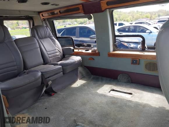 1999 Ford Econoline Cargo Recreational with VIN 1FDRE14L2XHA41059, listed as a IAAI auction lot 42067879 with 149,185 mi miles and . Bid and sale history available at DreamBid. Image 8.