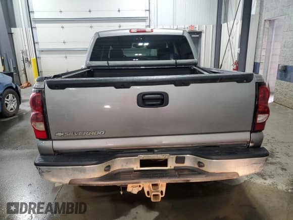 2006 Chevrolet Silverado 1500 LT3 z VIN 2GCEK13T561184764, wystawiony jako Copart lot #70725225 z przebiegiem 270 410 mil mil oraz Szkoda całkowita • Salvage title. Historia ofert i sprzedaży dostępna na DreamBid. Obrazek 6.