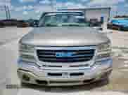 2002 GMC Sierra 1500 z VIN 1GTEC14W32Z117037, wystawiony jako Copart lot #61937045 z przebiegiem Nie podano mil oraz Szkoda całkowita • Salvage title. Historia ofert i sprzedaży dostępna na DreamBid. Obrazek 5.