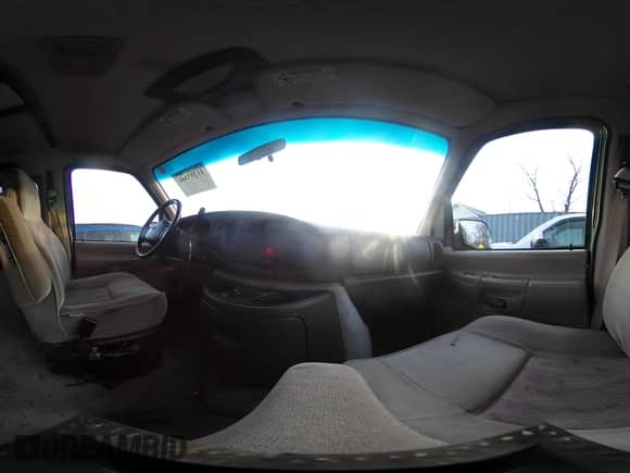 1999 Ford Econoline Cargo с VIN 1FDRE14W3XHB36482, выставлен на аукционе IAAI как лот 41393346 с пробегом 130 669 миль миль и . История ставок и продаж доступна на DreamBid. Изображение 18.