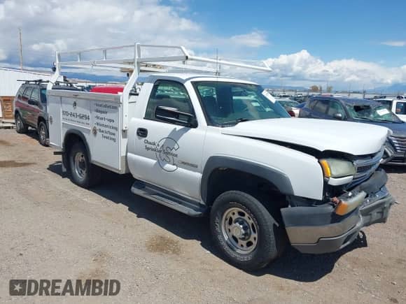 2005 Chevrolet Silverado 2500HD Work Truck with VIN 1GBHC24U55E285764, listed as a IAAI auction lot 42167919 with 113,960 mi miles and . Bid and sale history available at DreamBid. Image 1.