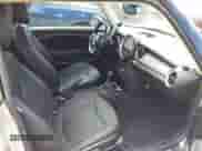 2012 MINI Hardtop с VIN WMWSU3C57CT255749, выставлен на аукционе IAAI как лот 43342110 с пробегом 99 460 миль миль и . История ставок и продаж доступна на DreamBid. Изображение 5.