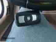 2007 BMW 3 Series 328i z VIN WBAVC53557FZ80461, wystawiony jako IAAI lot #43567151 z przebiegiem Nie podano mil oraz . Historia ofert i sprzedaży dostępna na DreamBid. Obrazek 11.