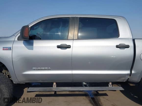 2008 Toyota Tundra с VIN 5TFDV541X8X049132, выставлен на аукционе IAAI как лот 42721204 с пробегом 138 265 миль миль и . История ставок и продаж доступна на DreamBid. Изображение 14.